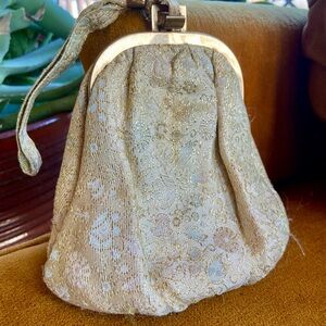 Elegant Gold Lace Women's Clutch